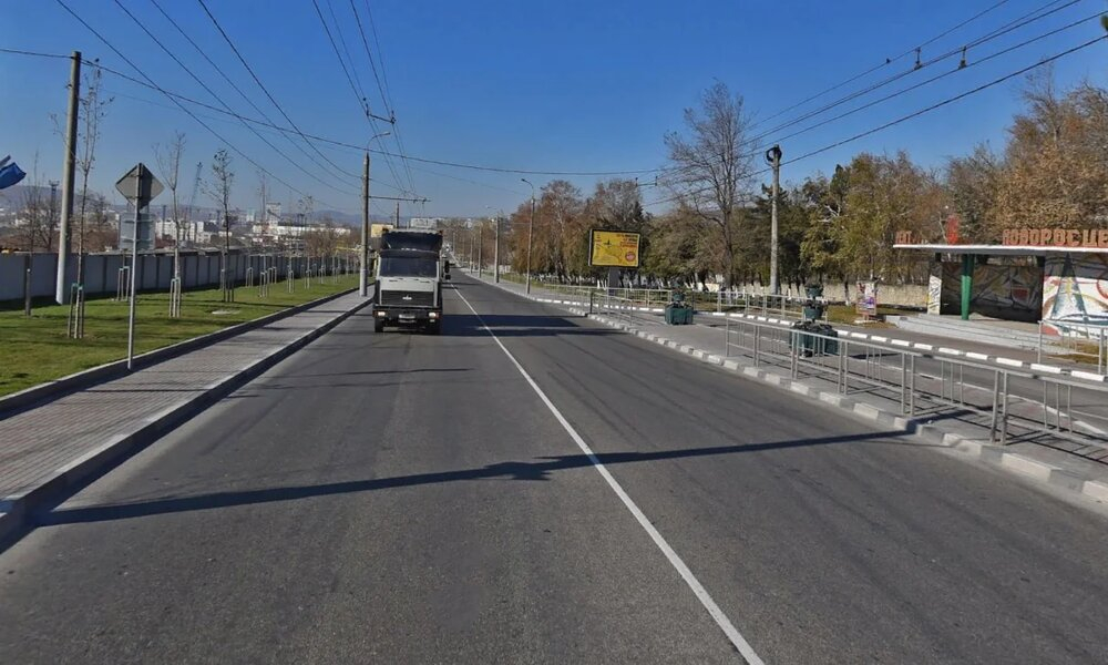 Фотография рекламного носителя, тип: Ситиборд 2.7x3.7, адрес: Сухумское ш., ост. ц.з Пролетарий, Новороссийск, Краснодарский край, Россия. Сторона А1-А5 №1026053