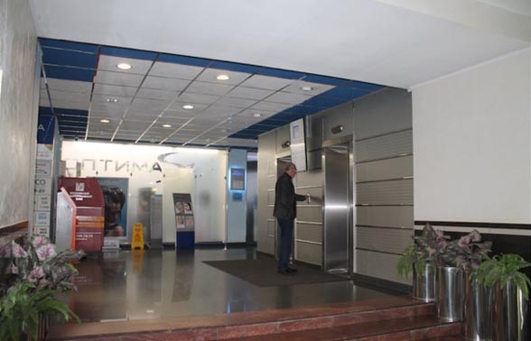 Фотография рекламного носителя, тип: Видеоэкран, адрес: Бизнес-центр «Оптима», Торжковская ул., д. 5, Санкт-Петербург, Россия. Сторона/вариант A №975755