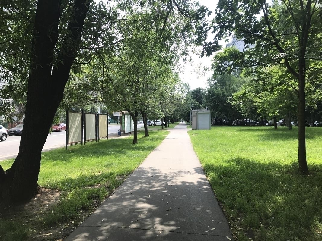 Фотография рекламного носителя, тип: Афиша 1.75x1.8, адрес: Академика Анохина ул., д.9, напротив, стенд 3, Москва, Россия. Сторона А2 №886463