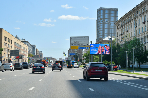 Фотография рекламного носителя, тип: Билборд 3x6, адрес: Звенигородское ш., д.9/27, стр.1 Х Макеева ул., Москва, Россия. Сторона А1 №533414