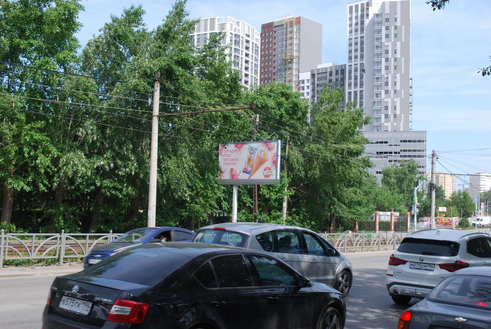 Фотография рекламного носителя, тип: Билборд 3x6, адрес: 8-го Марта ул., д.185/5 X Академика Шварца ул., Екатеринбург, Свердловская область, Россия. Сторона Б №652126