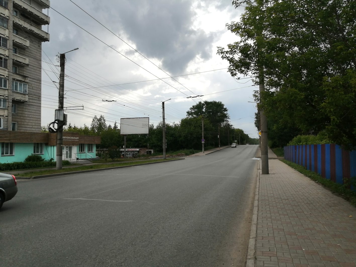 Фотография рекламного носителя, тип: Билборд 3x6, адрес: Щорса ул., д.52, Киров, Кировская область, Россия. Сторона Б №994555