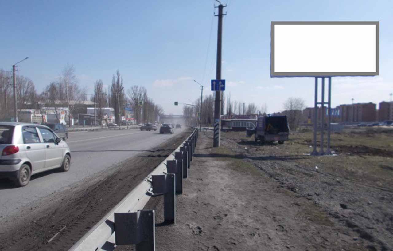 Фотография рекламного носителя, тип: Билборд 3x6, адрес: Харьковская ул., д.90, на 890 км 675 м, Новошахтинск, Ростовская область, Россия. Сторона А №1093612