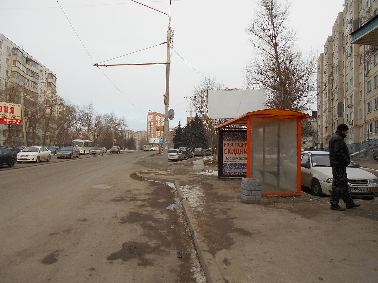 Фотография рекламного носителя, тип: Остановка 1.8x1.2, адрес: Добровольского ул., ост. ВорР "Добровольского, 14", Ростов-на-Дону, Ростовская область, Россия. Сторона А №831649