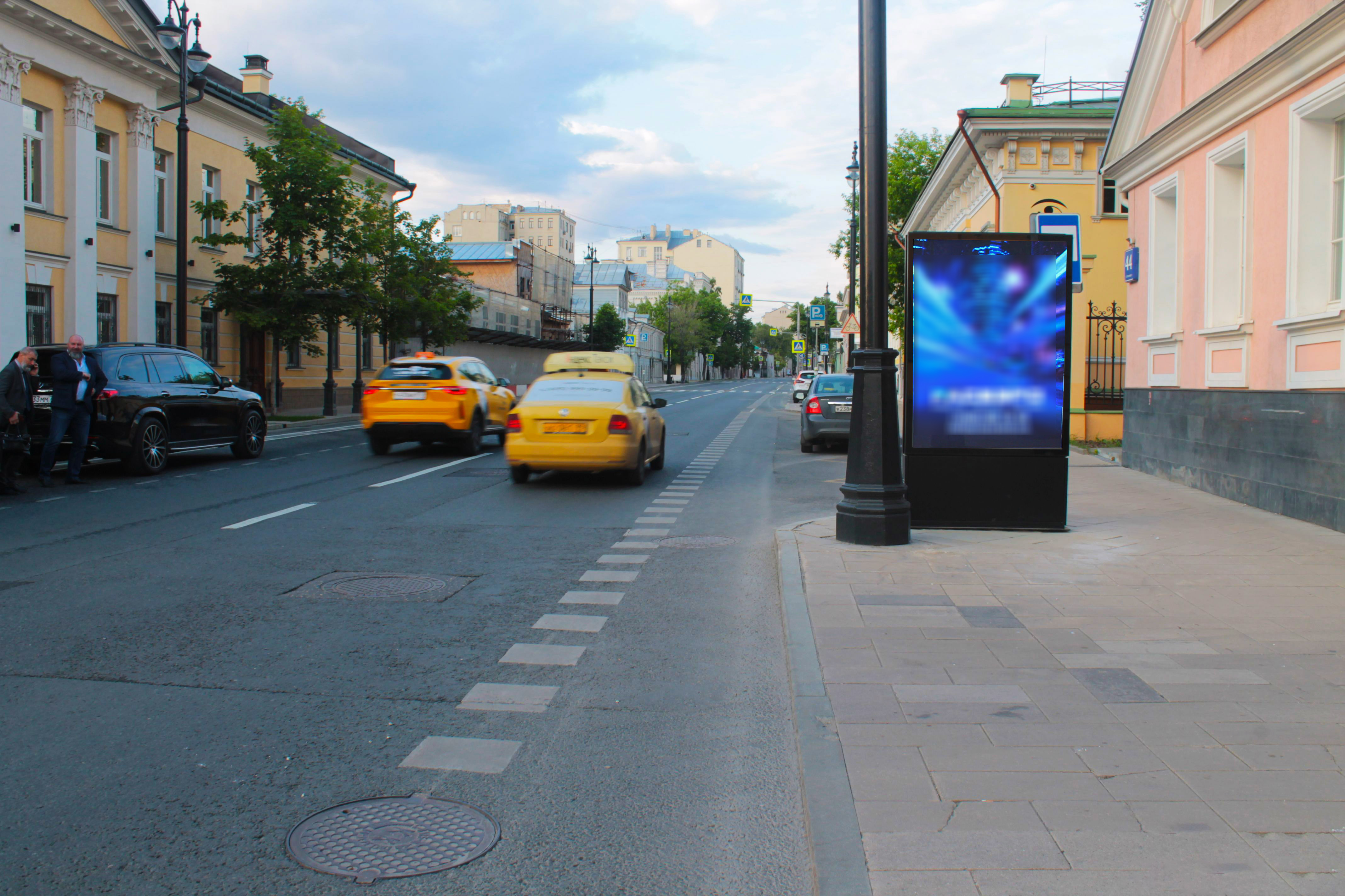 Фотография рекламного носителя, тип: Ситиформат 1.8x1.2, адрес: Ордынка Б. ул, д.44, стр.1, Москва, Россия. Сторона A1-А10 №794331