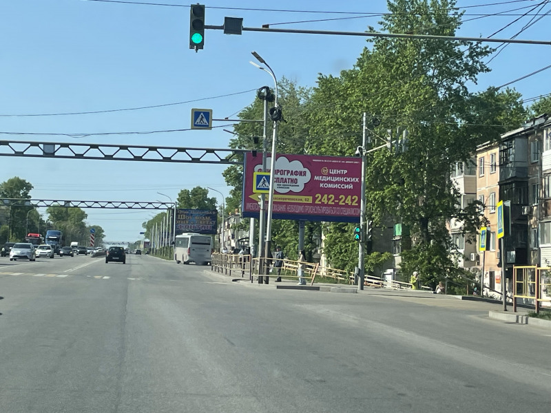 Фотография рекламного носителя, тип: Билборд 3x6, адрес: Краснореченская ул. д.85 Х Репина ул., Хабаровск, Хабаровский край, Россия. Сторона A №1052001