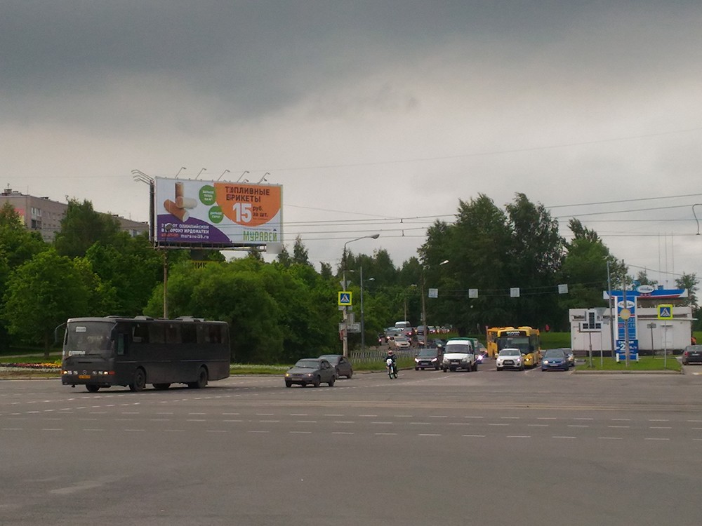 Фотография рекламного носителя, тип: Суперсайт 5x12, адрес: Победы пр-т. Х Архангельская ул., Череповец, Вологодская область, Россия. Сторона A1-A3 №645083