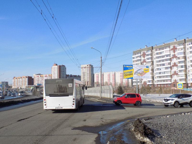 Фотография рекламного носителя, тип: Билборд 3x6, адрес: Комсомольский пр-т. Х Ястынская ул., д.2, Красноярск, Красноярский край, Россия. Сторона А №848133