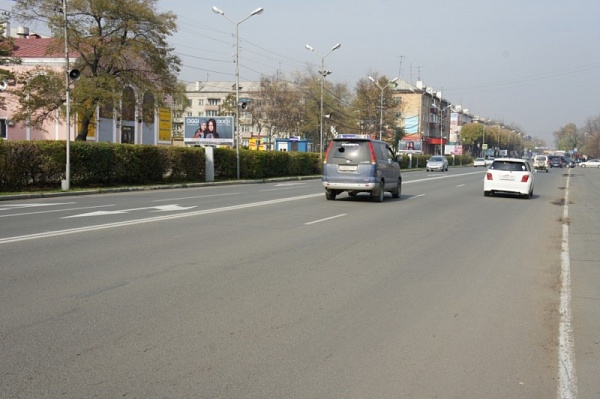 Фотография рекламного носителя, тип: Нестандартный ситиформат, адрес: Некрасова ул., д.73, поз.4, Уссурийск, Приморский край, Россия. Сторона В №791433