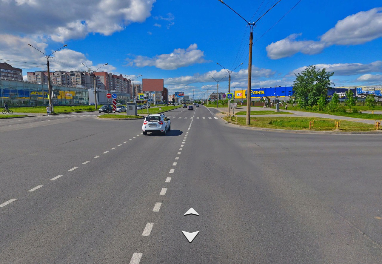 Фотография рекламного носителя, тип: Нестандартный билборд, адрес: Октябрьский пр-т., д.55, Череповец, Вологодская область, Россия. Сторона 1А1-1A3 №462756