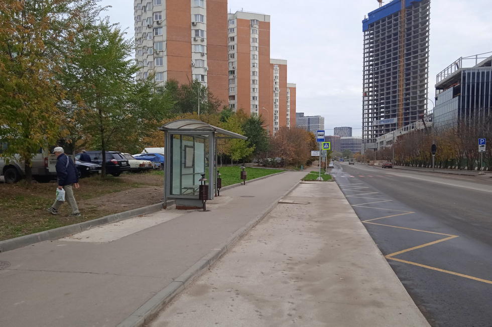 Фотография рекламного носителя, тип: Ситиформат 1.8x1.2, адрес: Мясищева ул., ост. "Филевский б-р, 12", поз.2, Москва, Россия. Сторона Б №1022992