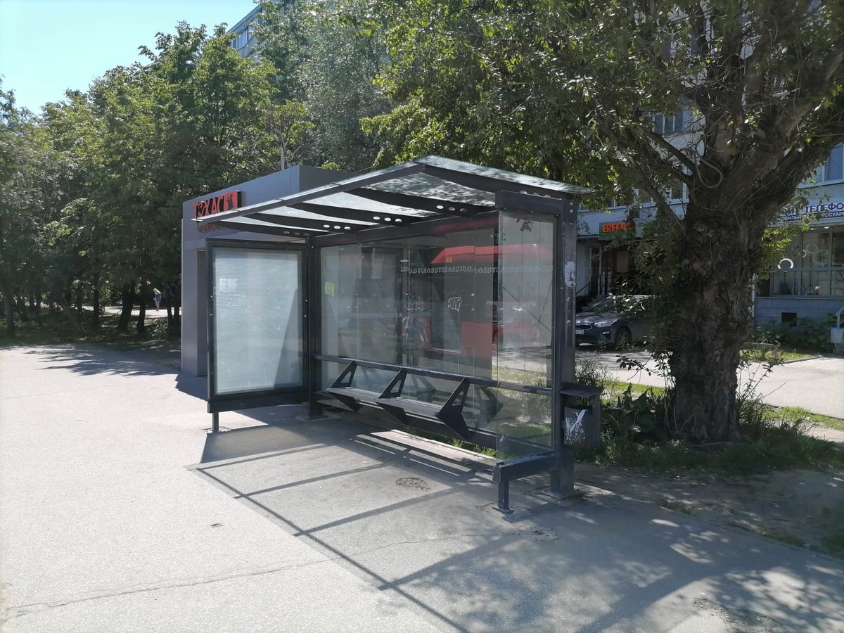 Фотография рекламного носителя, тип: Остановка 1.8x1.2, адрес: Адоратского ул., д.19, Казань, Республика Татарстан, Россия. Сторона А №1006955