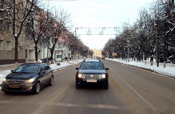 Фотография рекламного носителя, тип: Ситиформат 1.8x1.2, адрес: Газон ул., д.1, Великий Новгород, Новгородская область, Россия. Сторона B №397458