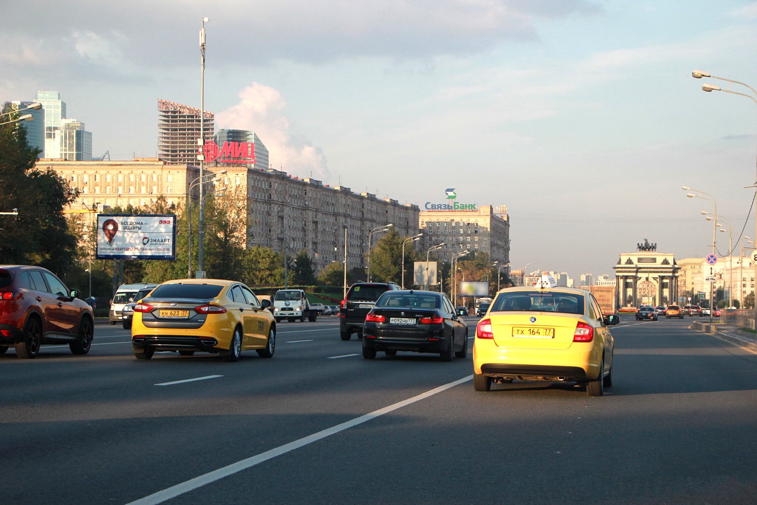 Фотография рекламного носителя, тип: Билборд 3x6, адрес: Кутузовский пр-т., д.38-40а, Москва, Россия. Сторона Б №324415