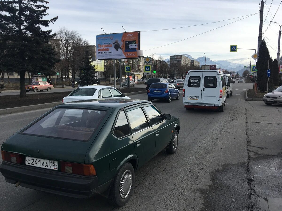Фотография рекламного носителя, тип: Билборд 3x6, адрес: Московская ул. Х Астана Кесаева ул., поз.1, Владикавказ, Республика Северная Осетия – Алания, Россия. Сторона Б №625899