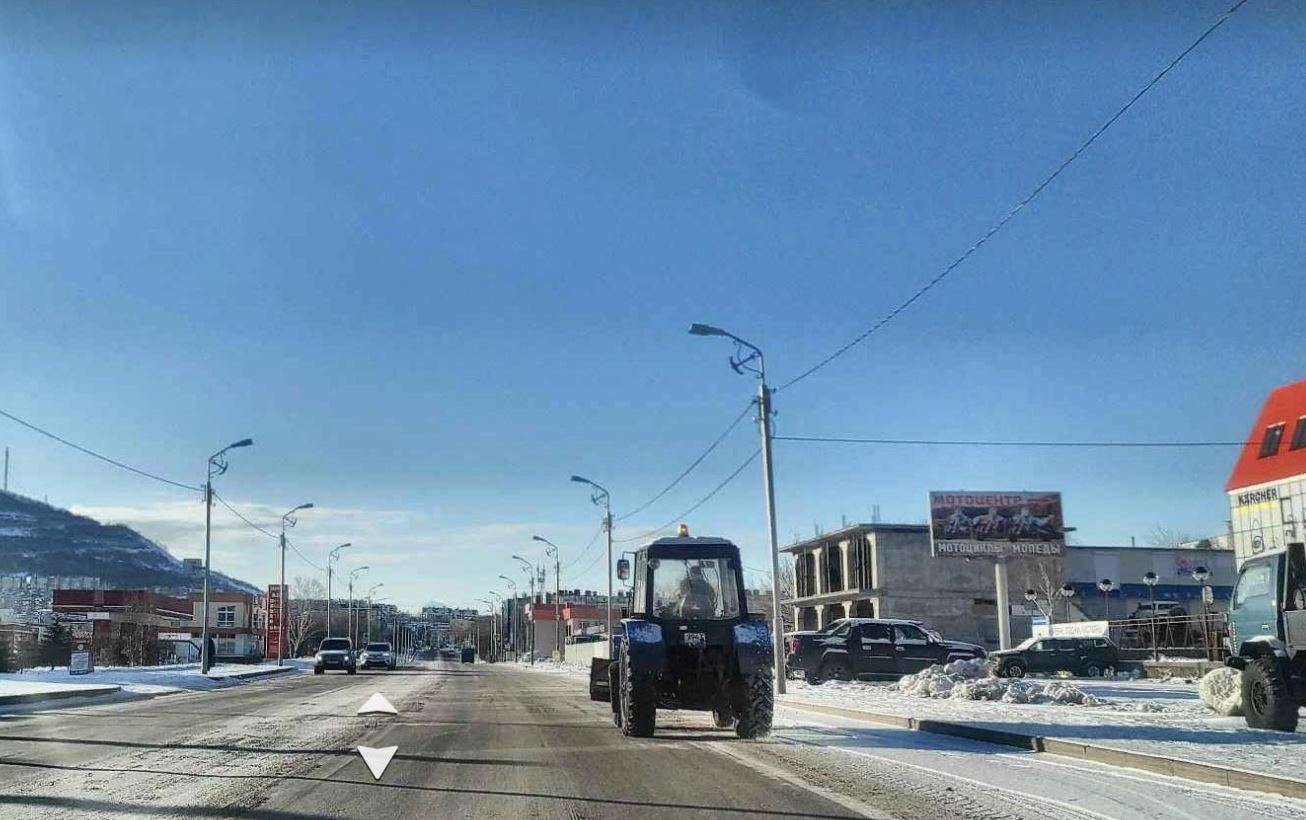 Фотография рекламного носителя, тип: Билборд 3x6, адрес: Рыбаков пр-т., на стоянке у Мотоцентра, Петропавловск-Камчатский, Камчатский край, Россия. Сторона A №1041517