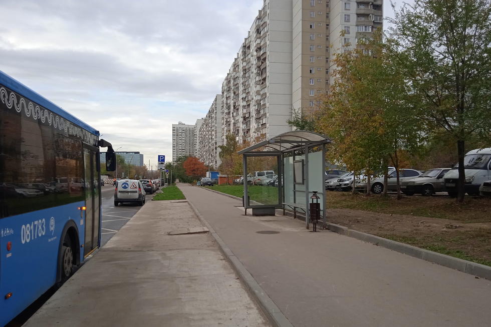 Фотография рекламного носителя, тип: Ситиформат 1.8x1.2, адрес: Мясищева ул., ост. "Филевский б-р, 12", поз.2, Москва, Россия. Сторона А №1022991