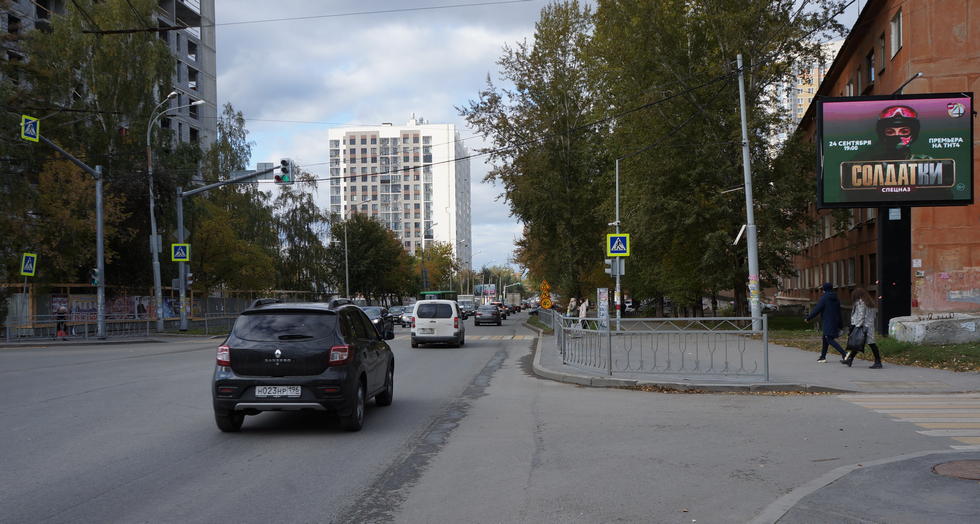 Фотография рекламного носителя, тип: Ситиборд 2.7x3.7, адрес: Д.Зверева ул., д.10 Х Сулимова ул., Екатеринбург, Свердловская область, Россия. Сторона A1-A10 №813615