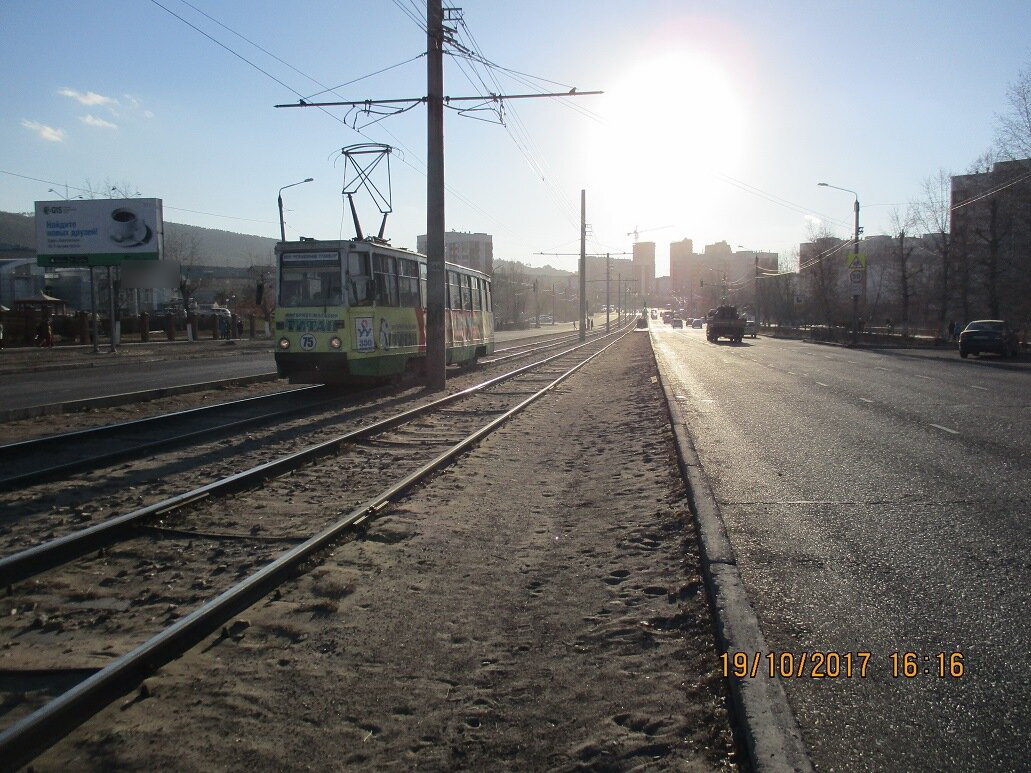 Фотография рекламного носителя, тип: Билборд 3x6, адрес: Строителей пр-т., д.2а, Улан-Удэ, Республика Бурятия, Россия. Сторона В №697213