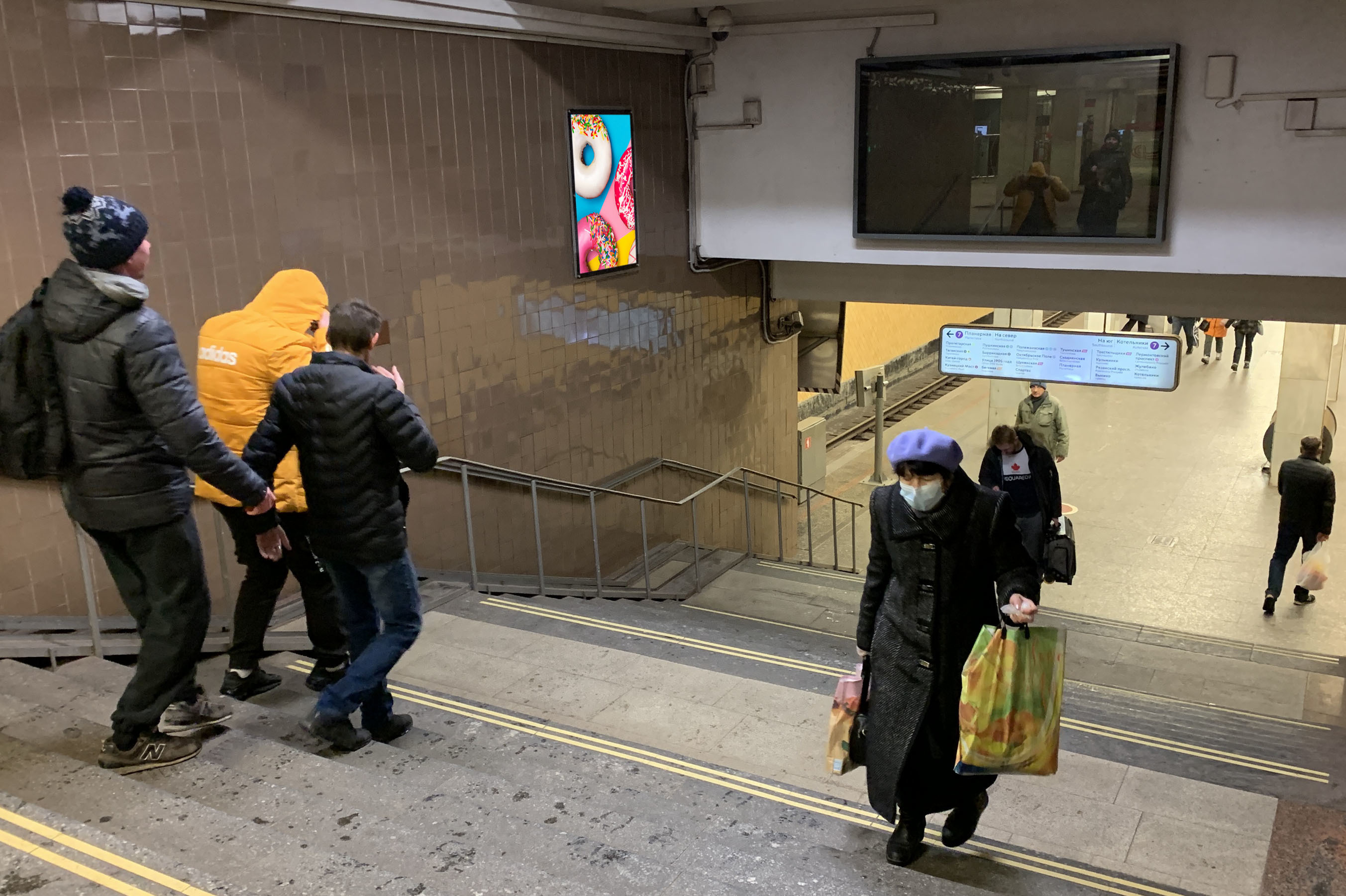 Фотография рекламного носителя, тип: Кристалайт, адрес: Станция метро «Волгоградский проспект», линия Таганско-Краснопресненская, Москва, Россия. Сторона/вариант №1001858