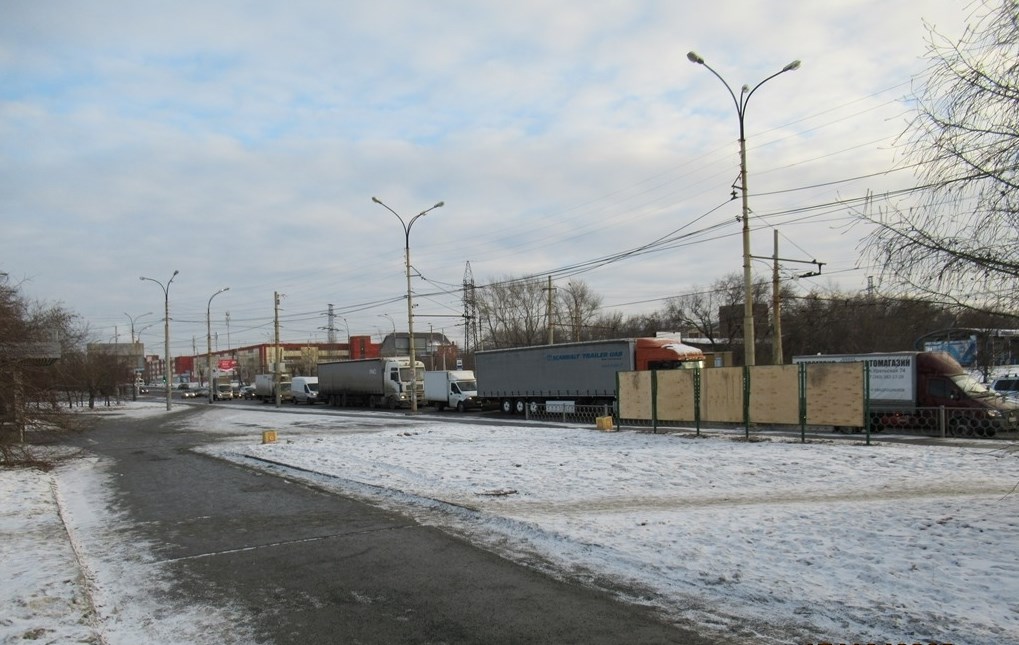 Фотография рекламного носителя, тип: Уличный информационный стенд, адрес: Фронтовых Бригад ул. X Космонавтов пр-т., Екатеринбург, Свердловская область, Россия. Сторона В1 №1094760