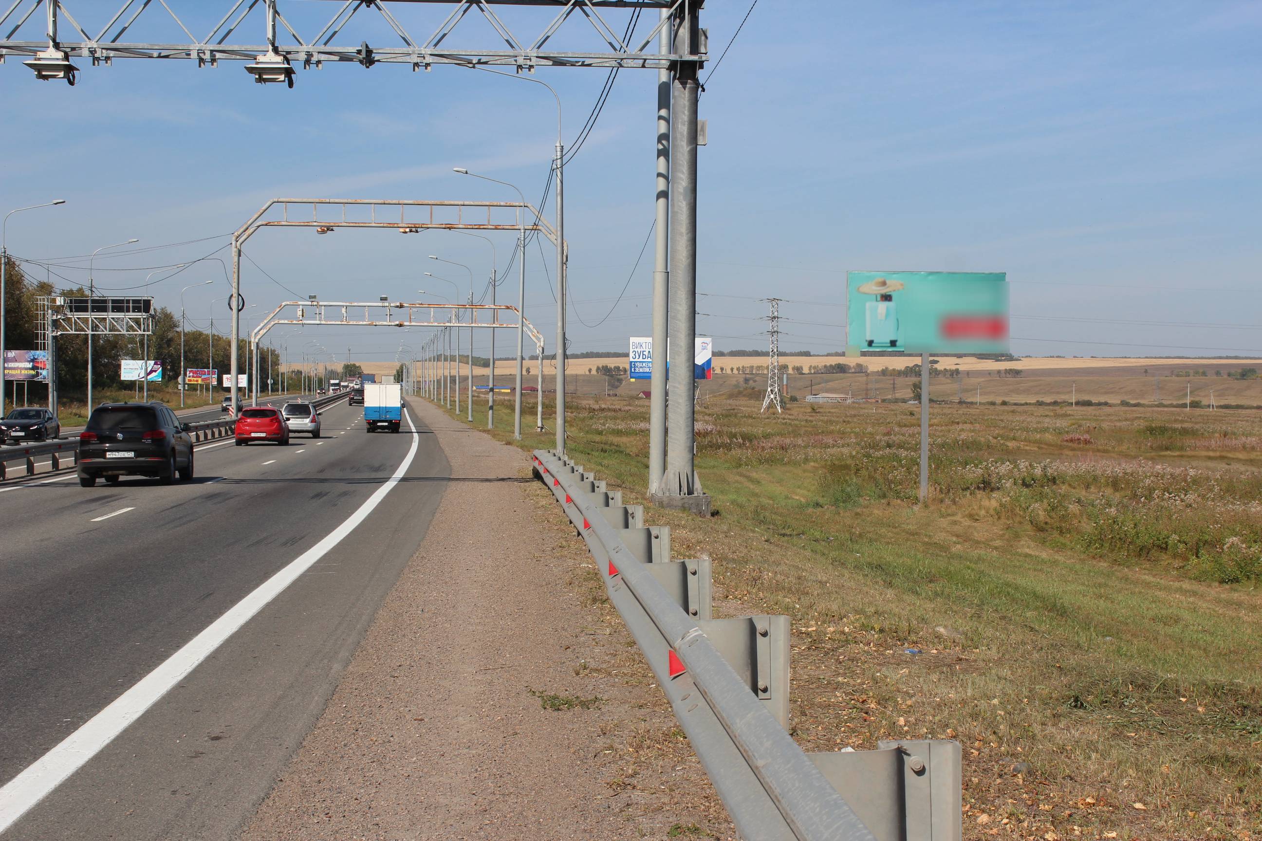 Фотография рекламного носителя, тип: Билборд 3x6, адрес: Красноярск г. - Емельяново п. - Аэропорт а/д, поз.6, Красноярск, Красноярский край, Россия. Сторона A №870340