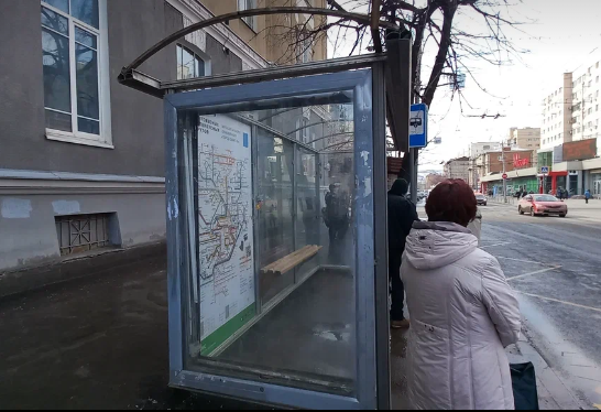 Фотография рекламного носителя, тип: Остановка 1.8x1.2, адрес: Московская ул. Х Чапаева ул., к Волге, Саратов, Саратовская область, Россия. Сторона Б №585295