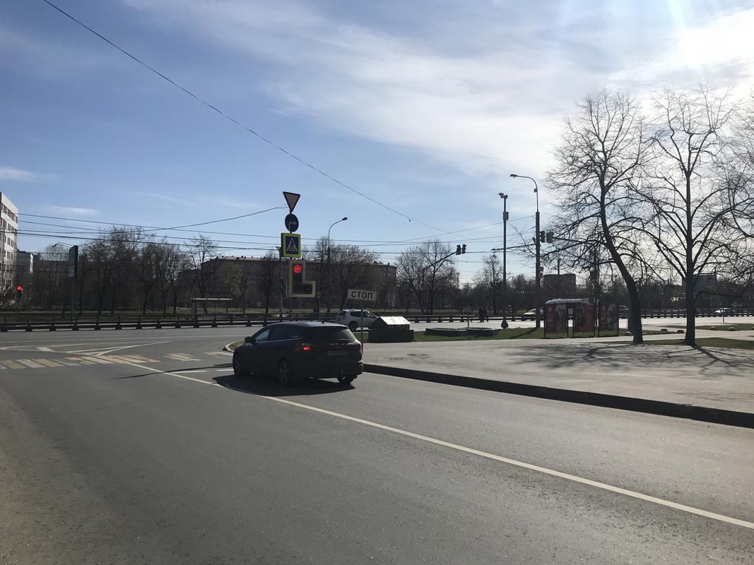 Фотография рекламного носителя, тип: Афиша 1.75x1.8, адрес: Дмитровское ш., д.5, поз.2, стенд 1, Москва, Россия. Сторона А2 №865158