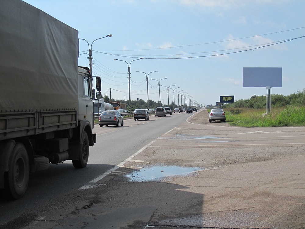 Фотография рекламного носителя, тип: Билборд 3x6, адрес: Кирилловское ш. Х Тоншалово пос., Череповец, Вологодская область, Россия. Сторона А №644951