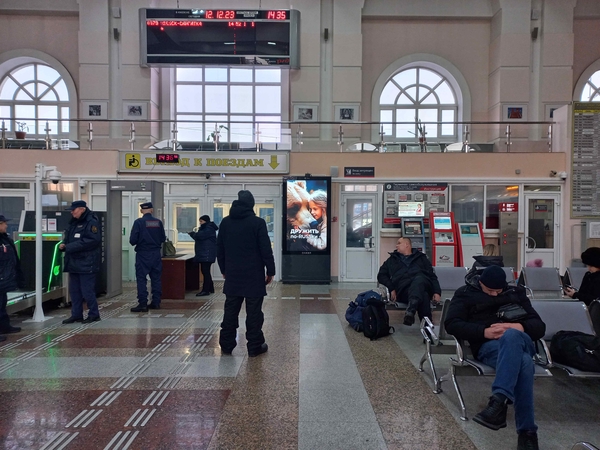 Фотография рекламного носителя, тип: Видеоэкран, адрес: ЖД вокзал «Ижевск», Дружбы ул., д.16, Ижевск, Республика Удмуртия, Россия. Сторона/вариант A1 №1060473