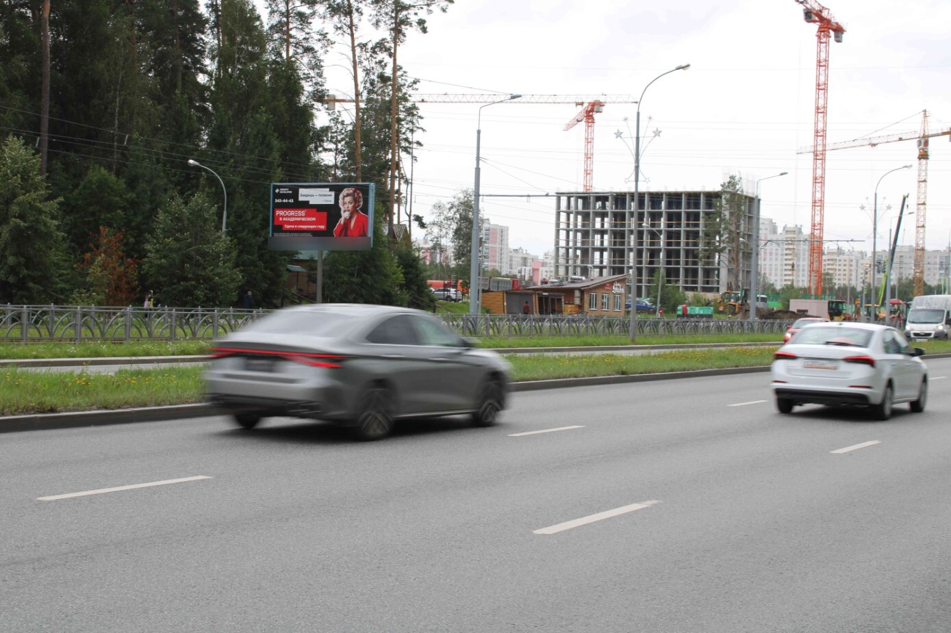 Фотография рекламного носителя, тип: Билборд 3x6, адрес: Вильгельма де Геннина ул., 760м от Серафимы Дерябиной ул. X Академика Вонсовского ул., Екатеринбург, Свердловская область, Россия. Сторона Б №652114