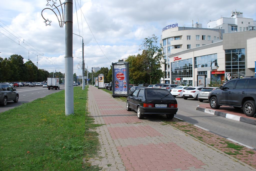 Фотография рекламного носителя, тип: Пиллар 3x1.4, адрес: Костюкова ул., д.36Д, поз.3, Белгород, Белгородская область, Россия. Сторона А №699568