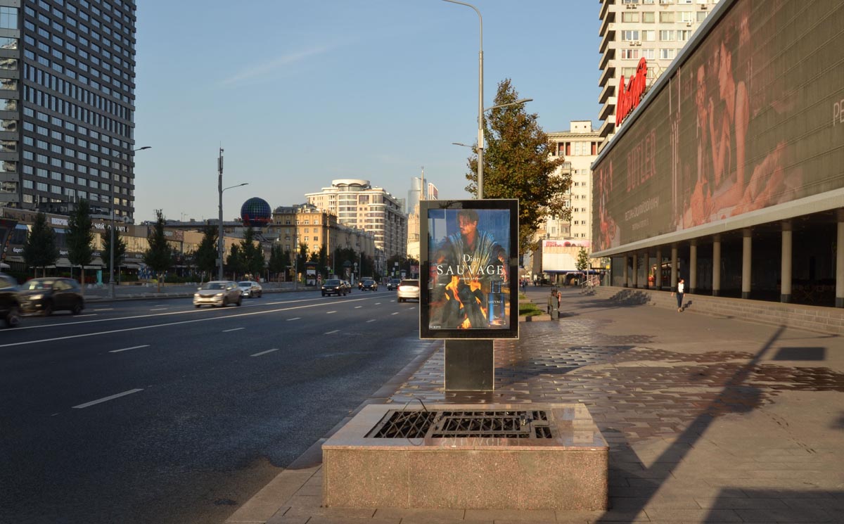 Фотография рекламного носителя, тип: Ситиформат 1.8x1.2, адрес: Новый Арбат ул., д.24, Москва, Россия. Сторона A1-A6 №436700