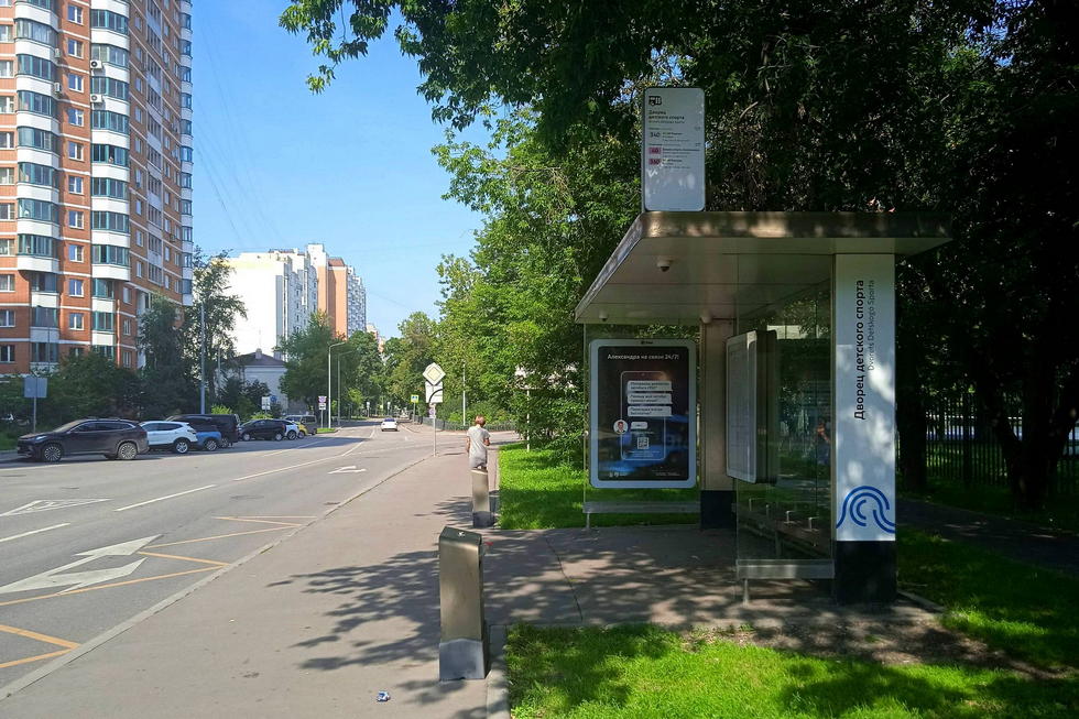 Фотография рекламного носителя, тип: Остановка 1.8x1.2, адрес: Новорогожская ул., д.25, стр.3, Москва, Россия. Сторона А №817286