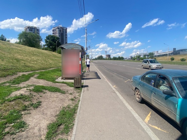 Фотография рекламного носителя, тип: Остановка 1.8x1.2, адрес: Авиаторов ул., ост. "Площадь Октябрьская", Красноярск, Красноярский край, Россия. Сторона Б №780385