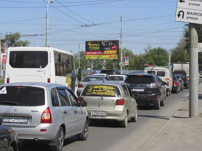 Фотография рекламного носителя, тип: Билборд 4x8, адрес: Масленникова ул. Х Богдана Хмельницкого ул., Омск, Омская область, Россия. Сторона А1-А3 №827857