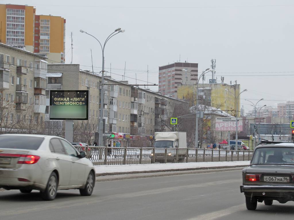 Фотография рекламного носителя, тип: Ситиборд 2.7x3.7, адрес: Космонавтов ул., д.74, метро "пр. Космонавтов", Екатеринбург, Свердловская область, Россия. Сторона B №790565