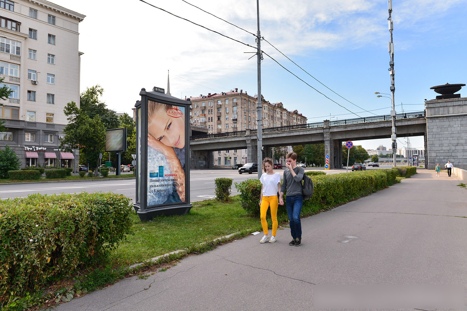 Фотография рекламного носителя, тип: Пиллар 3x1.4, адрес: Шевченко Тараса наб., д.1/2, Москва, Россия. Сторона С №330108