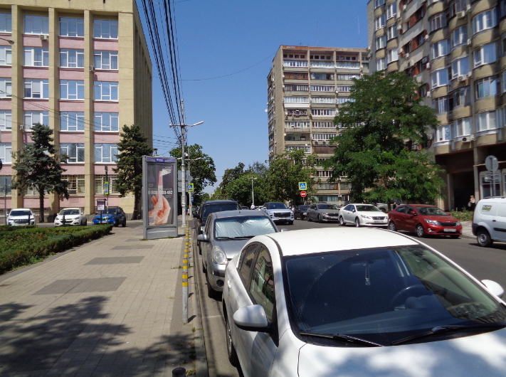 Фотография рекламного носителя, тип: Пиллар 3x1.4, адрес: Рашпилевская ул., д.32, Краснодар, Краснодарский край, Россия. Сторона С №514270