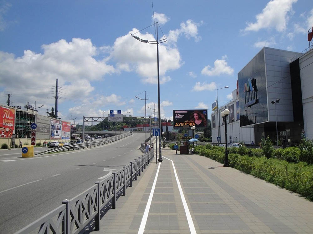 Фотография рекламного носителя, тип: Билборд 3x6, адрес: Донская ул., ТРЦ Моремолл, Сочи, Краснодарский край, Россия. Сторона А №624733