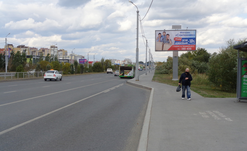 Фотография рекламного носителя, тип: Билборд 3x6, адрес: Алебашевская ул., Х Эрвье ул., Тюмень, Тюменская область, Россия. Сторона A1-A3 №953877