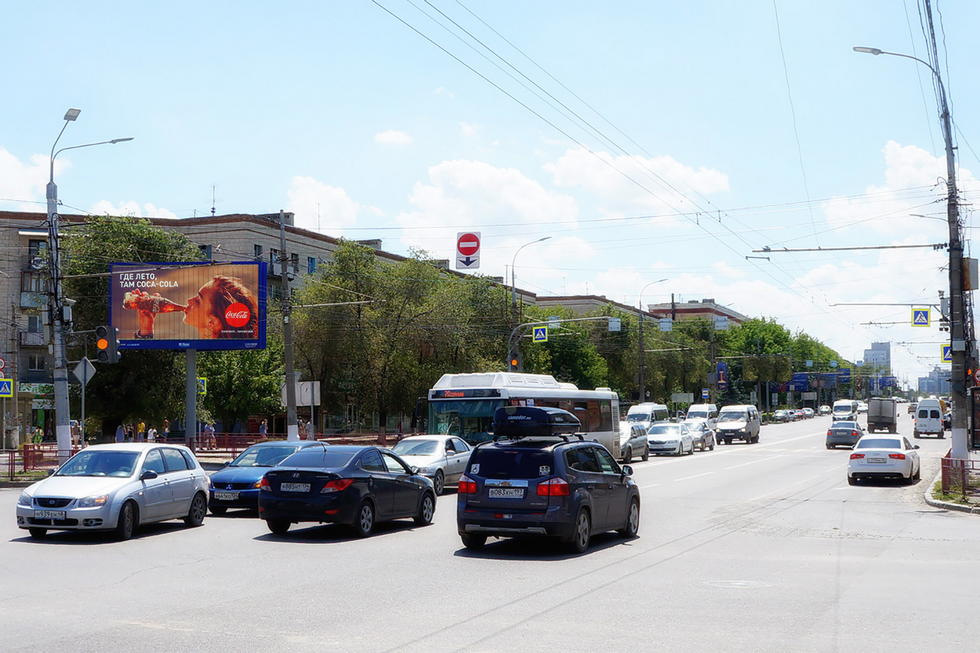 Фотография рекламного носителя, тип: Билборд 3x6, адрес: Ленина пр-т. Х 7-ая Гвардейская ул., Волгоград, Волгоградская область, Россия. Сторона Б1-Б3 №337492