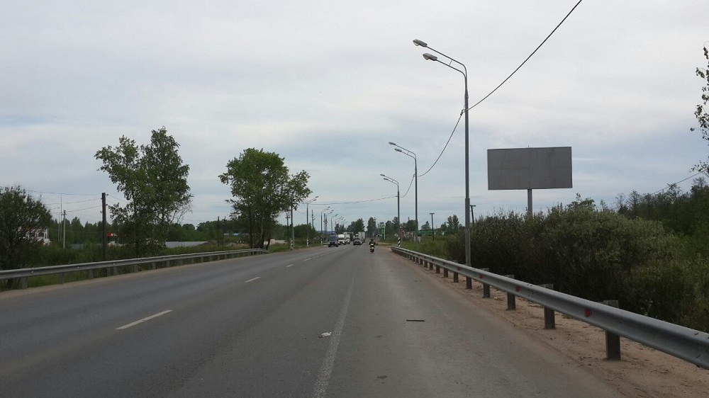 Фотография рекламного носителя, тип: Билборд 3x6, адрес: Московское ш., 295 000м, поз.2, Вышний Волочек, Тверская область, Россия. Сторона A №620356