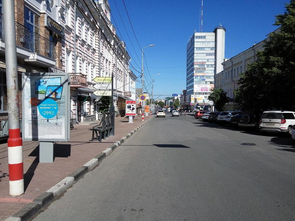 Фотография рекламного носителя, тип: Пилон, адрес: Карла Маркса ул., д.6, Ульяновск, Ульяновская область, Россия. Сторона А №1027760