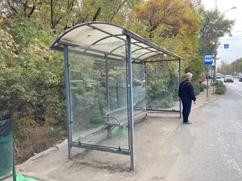 Фотография рекламного носителя, тип: Остановка 1.8x1.2, адрес: Южное ш., ост. Сельхозярмарка, поз.2, Самара, Самарская область, Россия. Сторона B1 №975462