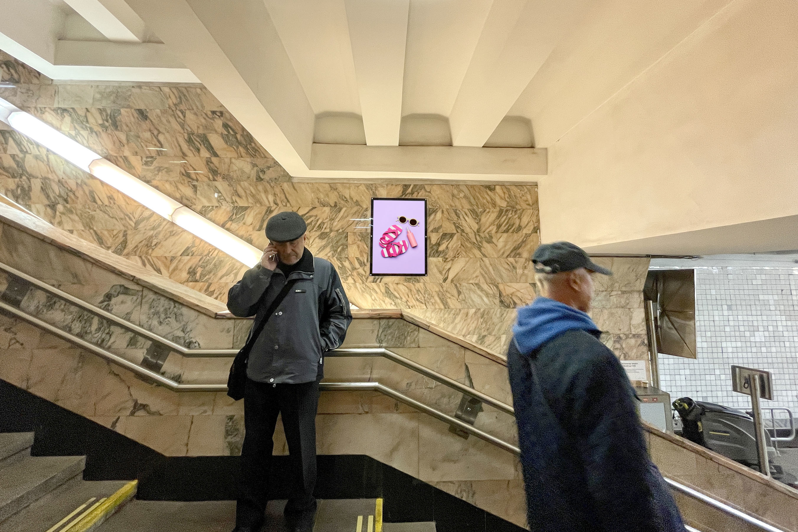 Фотография рекламного носителя, тип: Кристалайт, адрес: Станция метро «Полежаевская», линия Таганско-Краснопресненская, Москва, Россия. Сторона/вариант №1001875