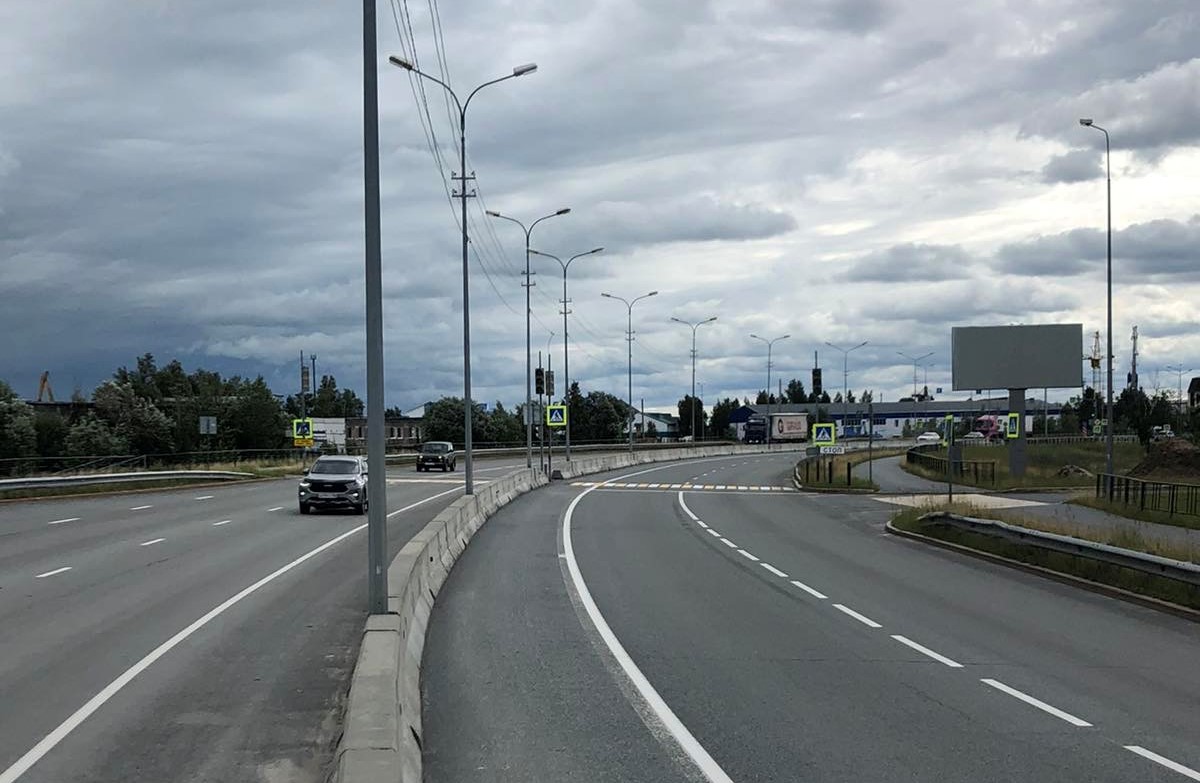 Фотография рекламного носителя, тип: Билборд 3x6, адрес: Сосновая ул., д.35, Сургут, Ханты-Мансийский автономный округ – Югра, Россия. Сторона А №960222