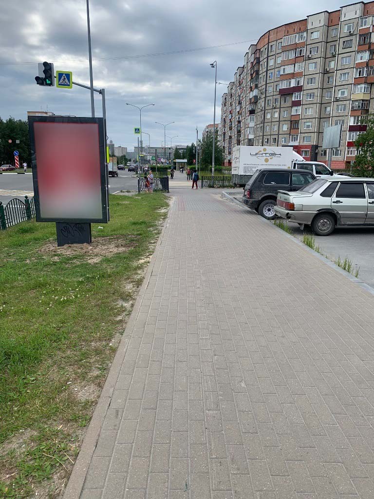 Фотография рекламного носителя, тип: Ситиформат 1.8x1.2, адрес: Мира пр-т., д.19, поз.1, Сургут, Ханты-Мансийский автономный округ – Югра, Россия. Сторона А №960284