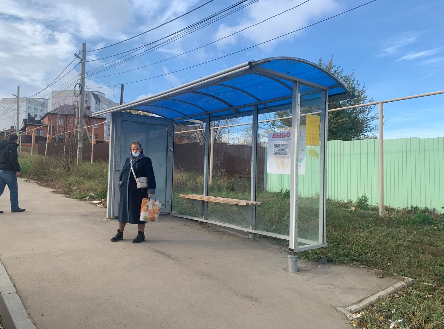 Фотография рекламного носителя, тип: Остановка 1.8x1.2, адрес: Исаева ул., поз.2, Саратов, Саратовская область, Россия. Сторона А №747480