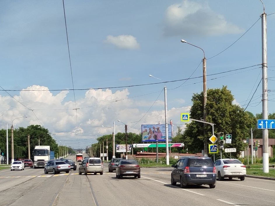 Фотография рекламного носителя, тип: Билборд 3x6, адрес: Грязнова ул. Х Вознесенская ул., Магнитогорск, Челябинская область, Россия. Сторона А1 №1101406